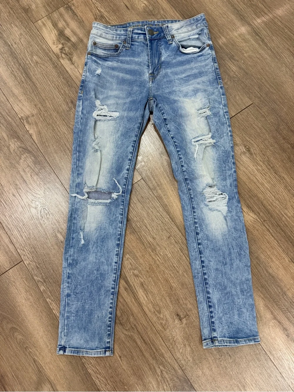 American Eagle Outfitters Light Wash Distressed Skinny Jeans